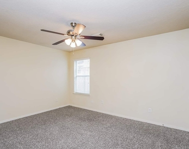 4119 Blue Forest Drive - Photo Thumbnail 9