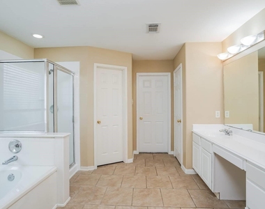 4119 Blue Forest Drive - Photo Thumbnail 12