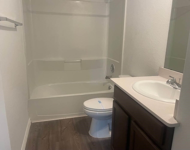 22315 San Damiano Street - Photo Thumbnail 6
