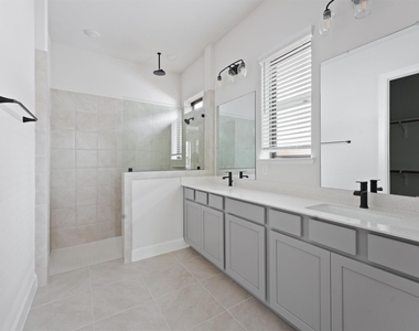 10622 William Park Drive - Photo Thumbnail 12