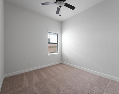 10622 William Park Drive - Photo Thumbnail 9