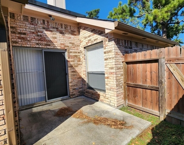 17415 Chamberlain Drive - Photo Thumbnail 20