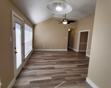 17415 Chamberlain Drive - Photo Thumbnail 5