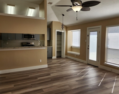 17415 Chamberlain Drive - Photo Thumbnail 2