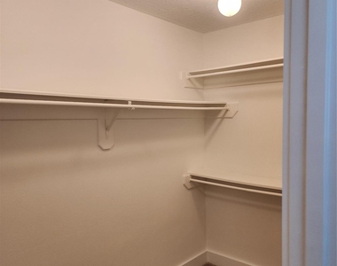 17415 Chamberlain Drive - Photo Thumbnail 12