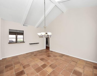 2210 Linea Del Pino Street - Photo Thumbnail 10