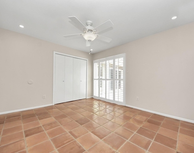 2210 Linea Del Pino Street - Photo Thumbnail 32
