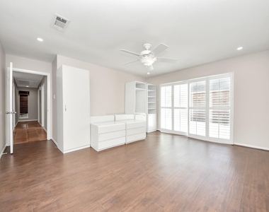 2210 Linea Del Pino Street - Photo Thumbnail 21