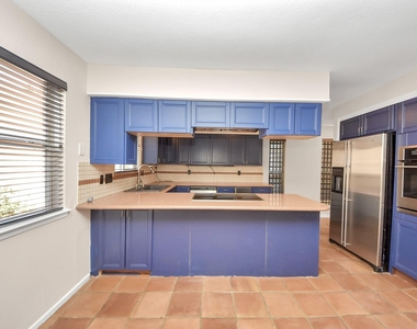 2210 Linea Del Pino Street - Photo Thumbnail 13