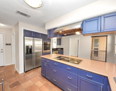 2210 Linea Del Pino Street - Photo Thumbnail 16
