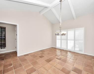 2210 Linea Del Pino Street - Photo Thumbnail 7