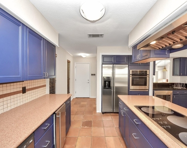 2210 Linea Del Pino Street - Photo Thumbnail 17