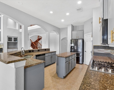 11127 Salento Court - Photo Thumbnail 14