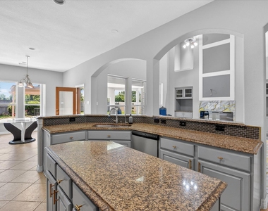 11127 Salento Court - Photo Thumbnail 13