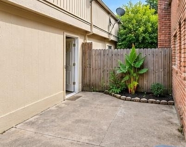 1548 East Avenue - Photo Thumbnail 2