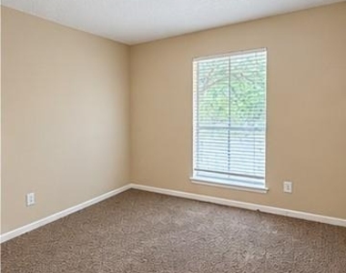 1548 East Avenue - Photo Thumbnail 20