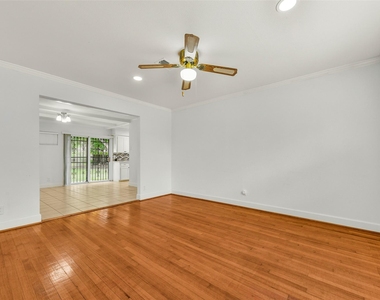 6923 Triola Lane - Photo Thumbnail 4