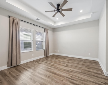 1209 W Tidwell Road - Photo Thumbnail 18