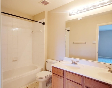 802 Portsmouth Drive - Photo Thumbnail 28