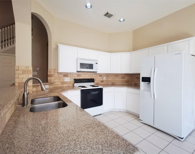 802 Portsmouth Drive - Photo Thumbnail 10