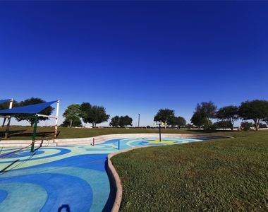 802 Portsmouth Drive - Photo Thumbnail 33