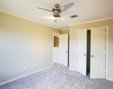 802 Portsmouth Drive - Photo Thumbnail 25