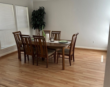 11807 Acadian Drive - Photo Thumbnail 5
