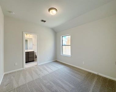 4026 Honeyspring Drive - Photo Thumbnail 7