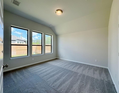 4026 Honeyspring Drive - Photo Thumbnail 12