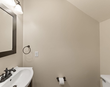 2734 Sage Bluff Avenue - Photo Thumbnail 16