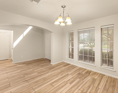 2734 Sage Bluff Avenue - Photo Thumbnail 3