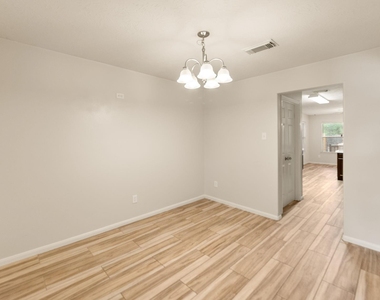 2734 Sage Bluff Avenue - Photo Thumbnail 4