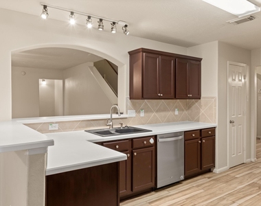 2734 Sage Bluff Avenue - Photo Thumbnail 9