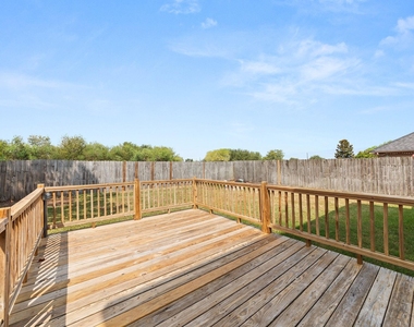 2734 Sage Bluff Avenue - Photo Thumbnail 27