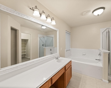 2734 Sage Bluff Avenue - Photo Thumbnail 18