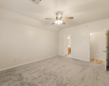 2734 Sage Bluff Avenue - Photo Thumbnail 14