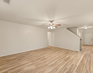 2734 Sage Bluff Avenue - Photo Thumbnail 5