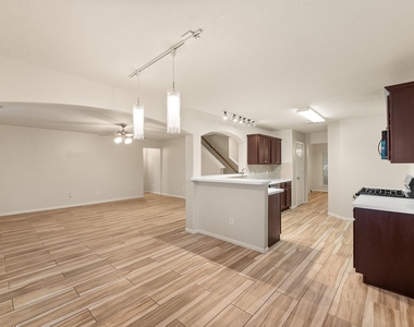 2734 Sage Bluff Avenue - Photo Thumbnail 7