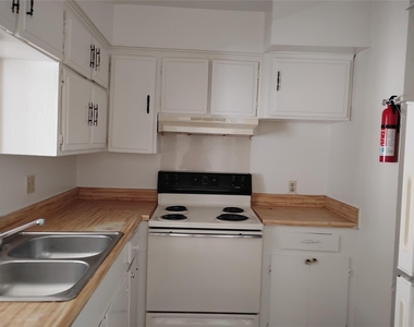 3003 Broadway St Street - Photo Thumbnail 1