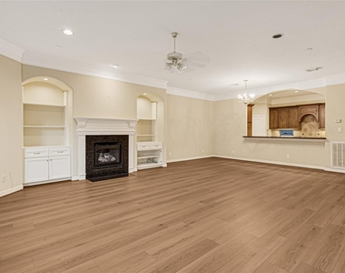 1402 Thompson Street - Photo Thumbnail 8