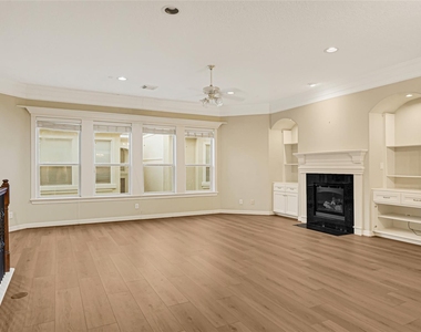 1402 Thompson Street - Photo Thumbnail 7