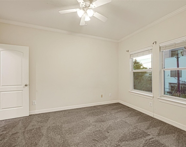 1402 Thompson Street - Photo Thumbnail 18