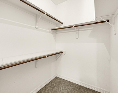 1402 Thompson Street - Photo Thumbnail 20