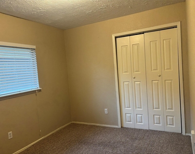 10041 Rosbrook Drive - Photo Thumbnail 9