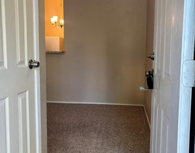 10041 Rosbrook Drive - Photo Thumbnail 2