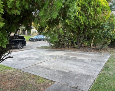 10041 Rosbrook Drive - Photo Thumbnail 14