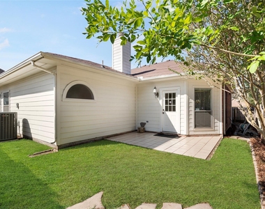 807 Presley Way - Photo Thumbnail 22
