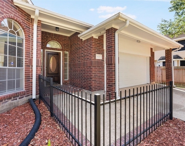 807 Presley Way - Photo Thumbnail 8