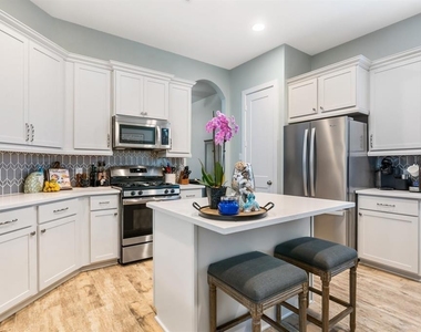 17008 Ash Leaf Way - Photo Thumbnail 11