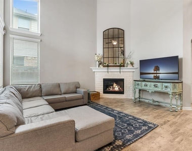 17008 Ash Leaf Way - Photo Thumbnail 7